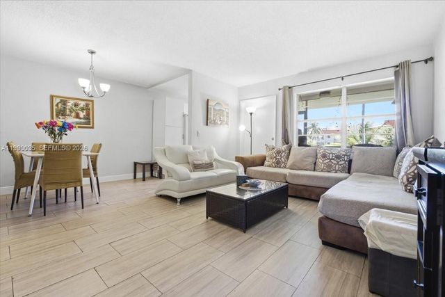 581 Blue Heron Dr 205-B, Hallandale Beach, FL 33009