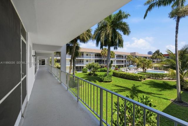 581 Blue Heron Dr 205-B, Hallandale Beach, FL 33009