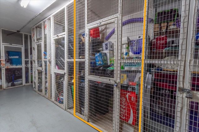 581 Blue Heron Dr 205-B, Hallandale Beach, FL 33009