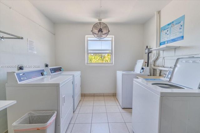 581 Blue Heron Dr 205-B, Hallandale Beach, FL 33009