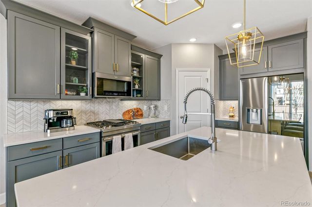 3885 Red Valley Circle, Castle Rock, CO 80104