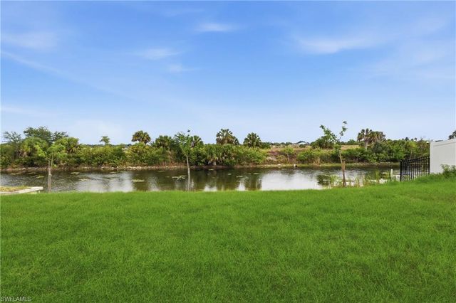 2201 NE 10TH PL, Cape Coral, FL 33909