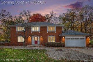 5994 Glen Eagles Drive, West Bloomfield, MI 48323