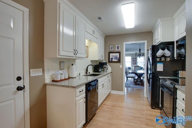 5111 Frankford Drive, Owens Cross Roads, AL 35763
