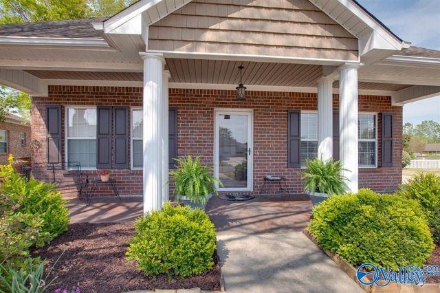 5111 Frankford Drive, Owens Cross Roads, AL 35763