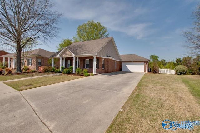 5111 Frankford Drive, Owens Cross Roads, AL 35763