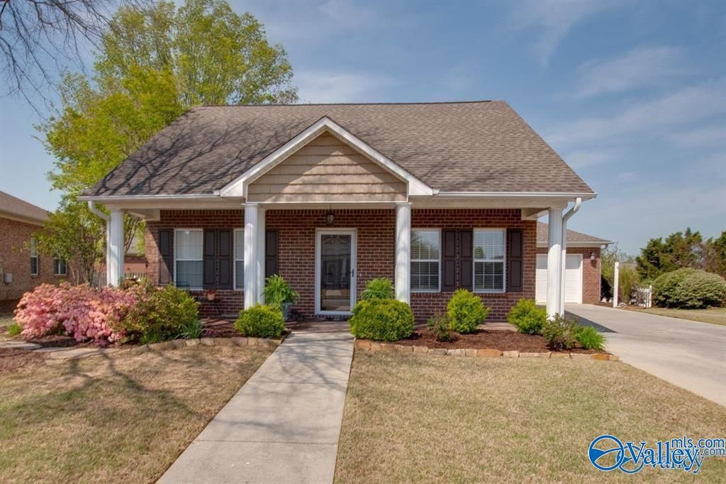 5111 Frankford Drive, Owens Cross Roads, AL 35763