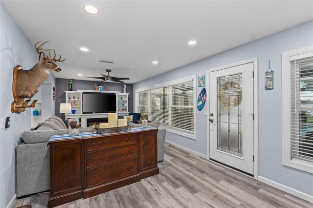 297 LAKEVIEW DRIVE, Tarpon Springs, FL 34689