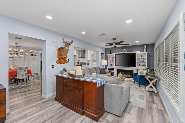 297 LAKEVIEW DRIVE, Tarpon Springs, FL 34689