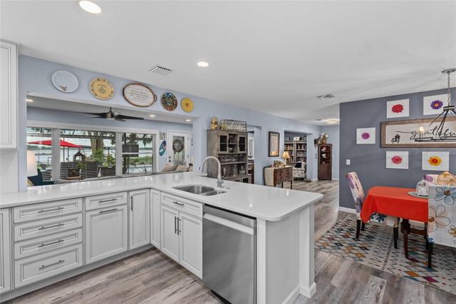 297 LAKEVIEW DRIVE, Tarpon Springs, FL 34689