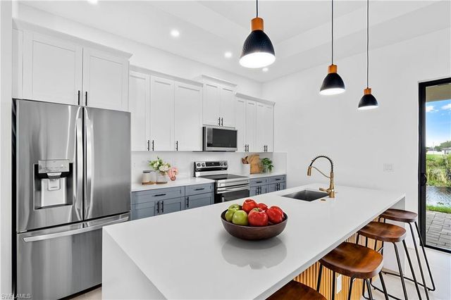 1607 NW 17th ST, Cape Coral, FL 33993