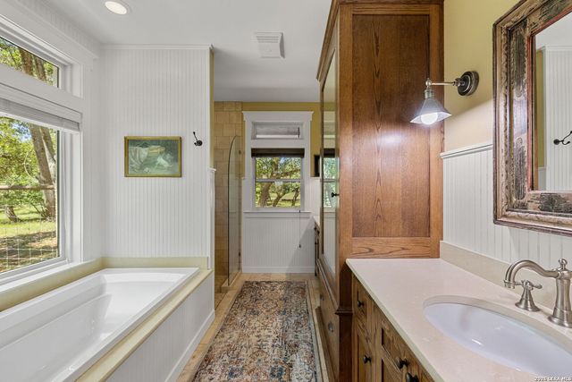 7855 Middle Creek Rd, Blanco, TX 78606