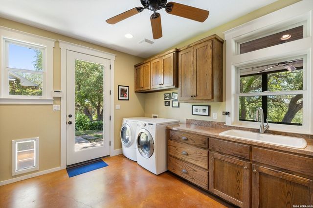 7855 Middle Creek Rd, Blanco, TX 78606