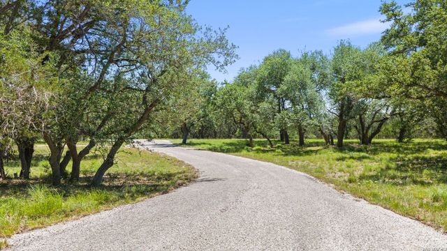 7855 Middle Creek Rd, Blanco, TX 78606