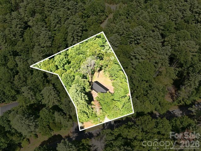 2272 Evans Road, Hendersonville, NC 28739