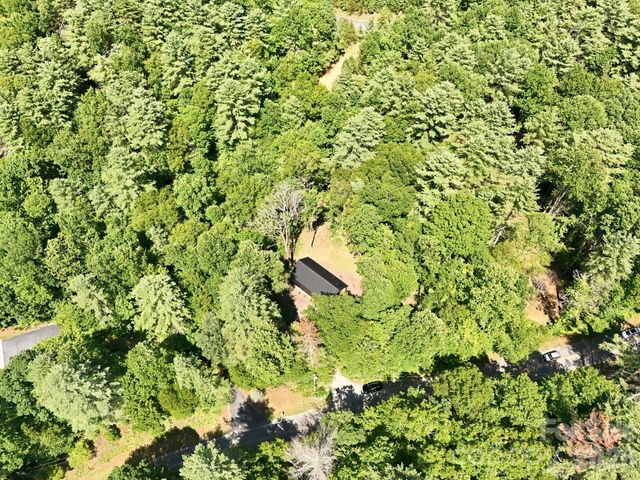 2272 Evans Road, Hendersonville, NC 28739