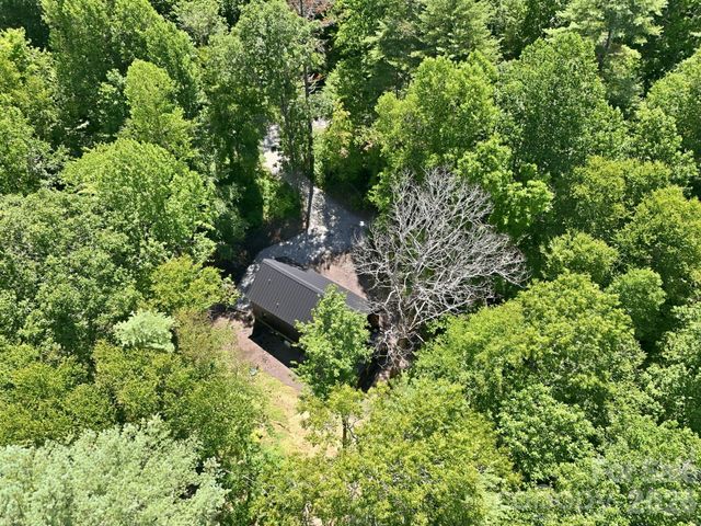2272 Evans Road, Hendersonville, NC 28739