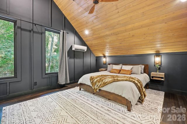 2272 Evans Road, Hendersonville, NC 28739