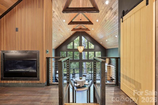2272 Evans Road, Hendersonville, NC 28739