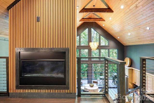 2272 Evans Road, Hendersonville, NC 28739
