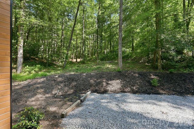 2272 Evans Road, Hendersonville, NC 28739