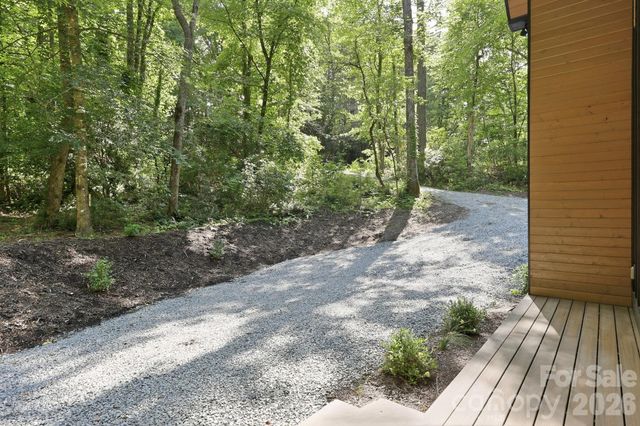 2272 Evans Road, Hendersonville, NC 28739