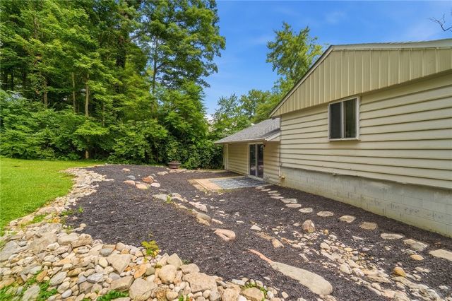 85 Bramblebush Lane, Springboro, OH 45066