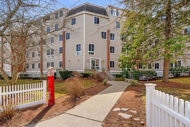 109 Water Street 404, Beverly, MA 01915