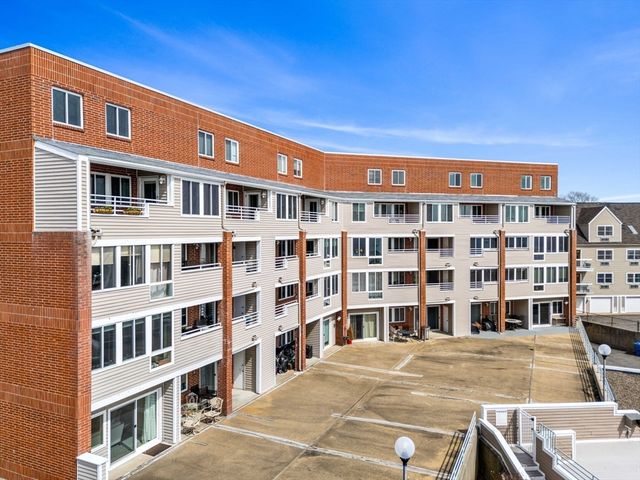 109 Water Street 404, Beverly, MA 01915