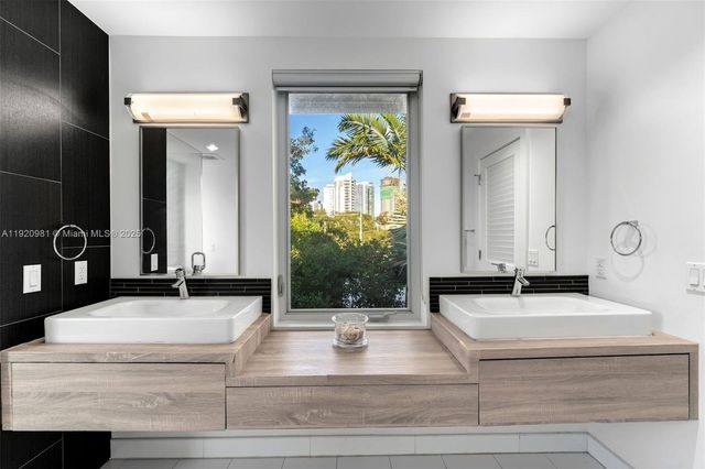 101 SW 21st Rd, Miami, FL 33129