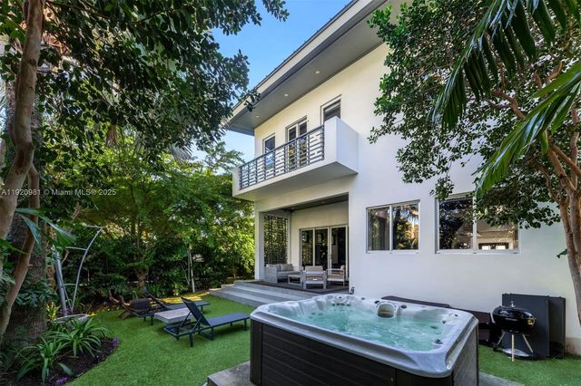 101 SW 21st Rd, Miami, FL 33129