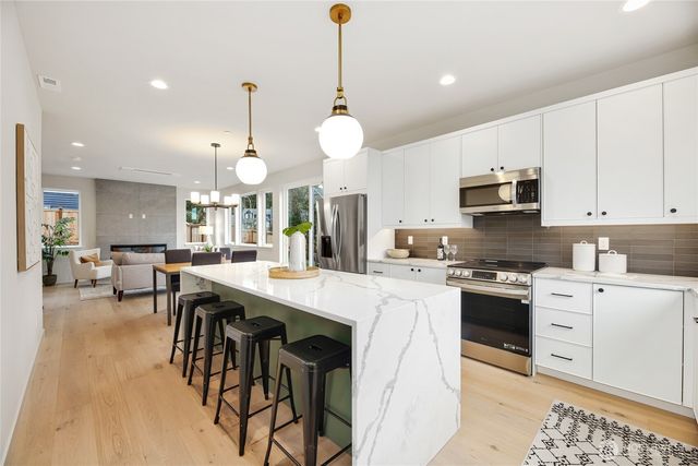 8106 126th Avenue NE, Kirkland, WA 98033