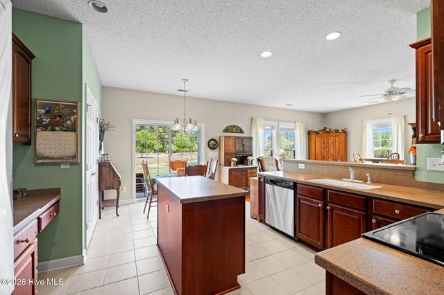 287 Cable Lake Circle, Calabash, NC 28467