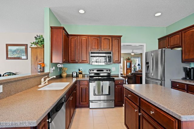 287 Cable Lake Circle, Calabash, NC 28467