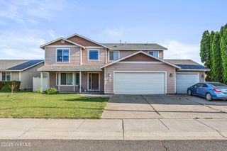 506 Millenium Ave, Moxee, WA 98936