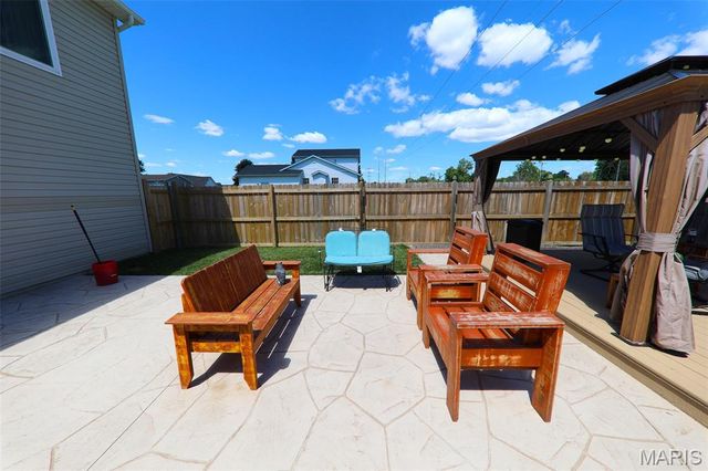 2229 Hunters Point Drive, Granite City, IL 62040