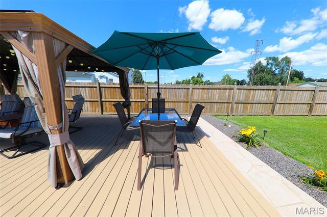 2229 Hunters Point Drive, Granite City, IL 62040