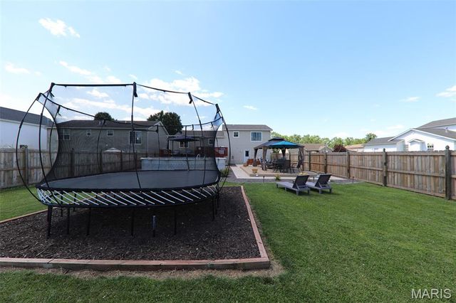 2229 Hunters Point Drive, Granite City, IL 62040