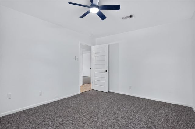 4323 Pine Shadows Street, Dickinson, TX 77539