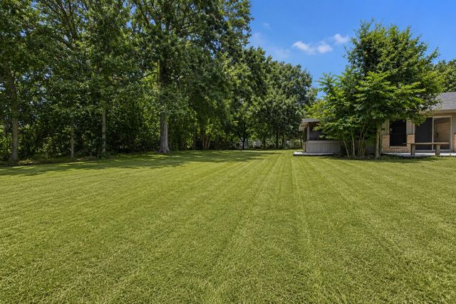 4323 Pine Shadows Street, Dickinson, TX 77539