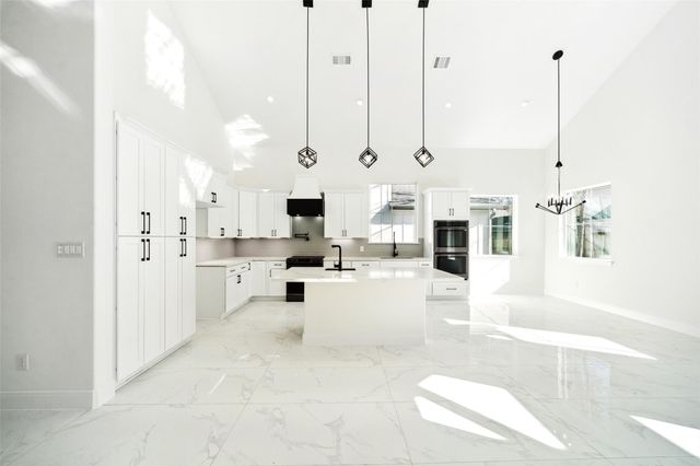 75 Wick Willow Road, Montgomery, TX 77356