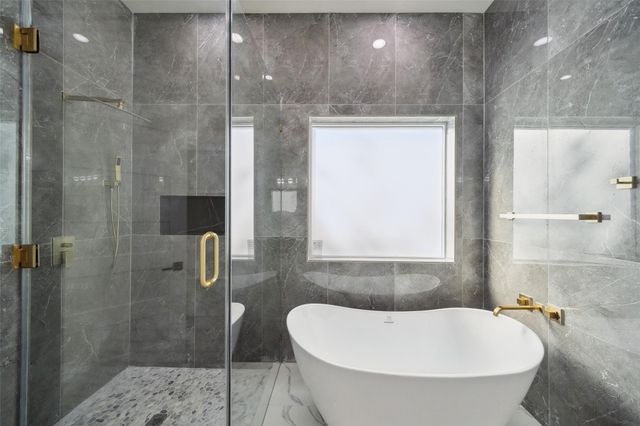 75 Wick Willow Road, Montgomery, TX 77356