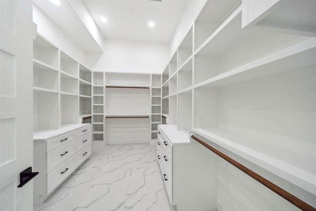 75 Wick Willow Road, Montgomery, TX 77356