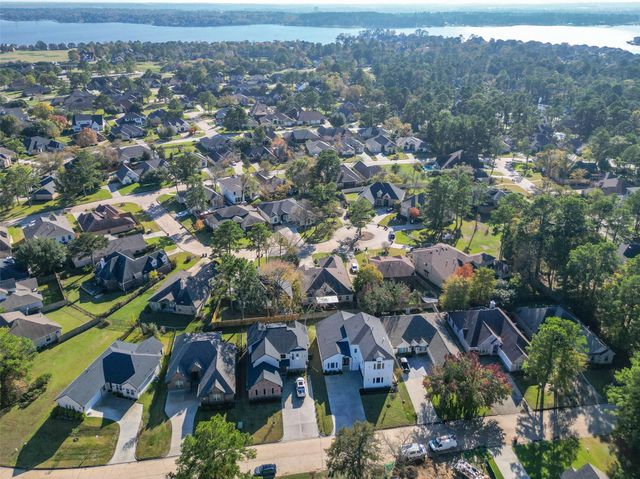 75 Wick Willow Road, Montgomery, TX 77356