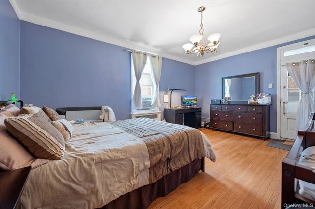 84-49 168th Street 2U, Jamaica, NY 11432