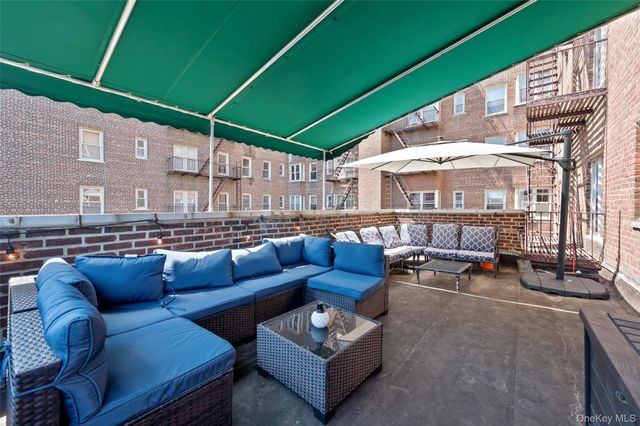 84-49 168th Street 2U, Jamaica, NY 11432