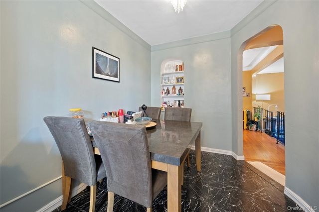 84-49 168th Street 2U, Jamaica, NY 11432