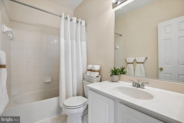 1105 HAVENCREST ST, Rockville, MD 20850