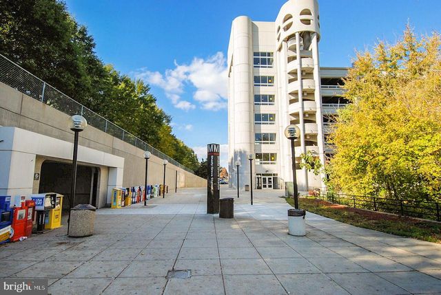 1105 HAVENCREST ST, Rockville, MD 20850