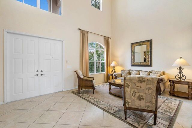 108 Via Condado Way, Palm Beach Gardens, FL 33418